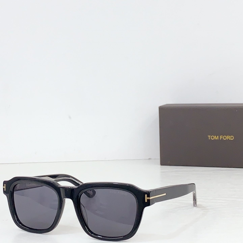 TOM FORD